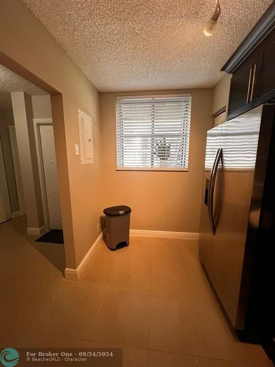 For Rent: $2,300 (2 beds, 2 baths, 1099 Square Feet)