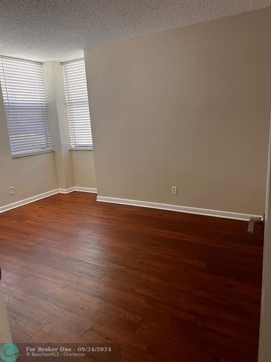 For Rent: $2,300 (2 beds, 2 baths, 1099 Square Feet)