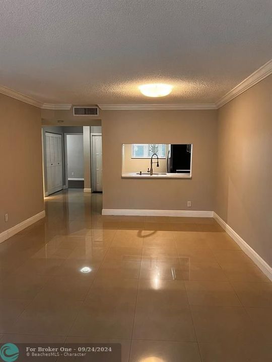 For Rent: $2,300 (2 beds, 2 baths, 1099 Square Feet)