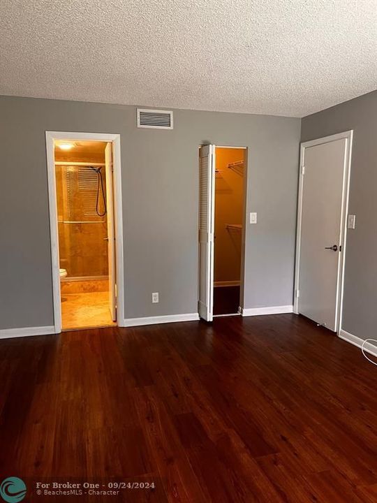 For Rent: $2,300 (2 beds, 2 baths, 1099 Square Feet)