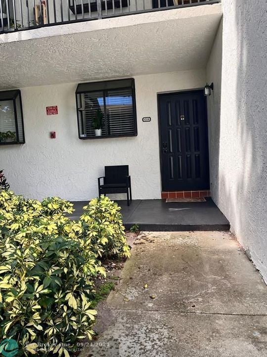 For Rent: $2,300 (2 beds, 2 baths, 1099 Square Feet)