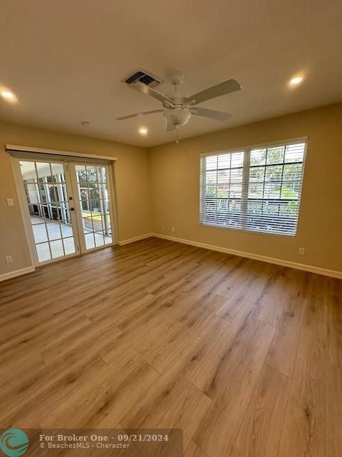 For Rent: $5,100 (3 beds, 2 baths, 1596 Square Feet)