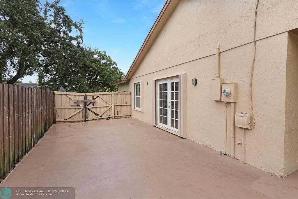 For Sale: $619,500 (4 beds, 2 baths, 1411 Square Feet)