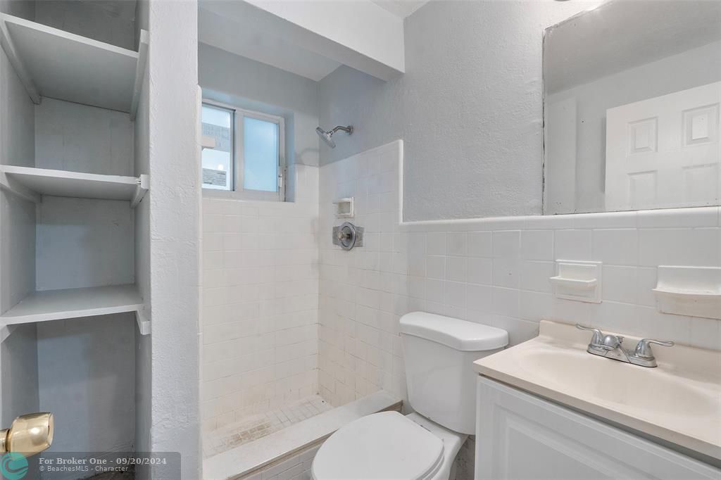 For Sale: $1,500 (1 beds, 1 baths, 2476 Square Feet)