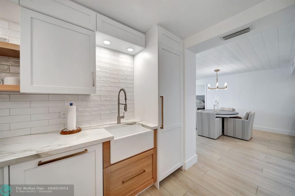 For Sale: $674,500 (2 beds, 2 baths, 1100 Square Feet)