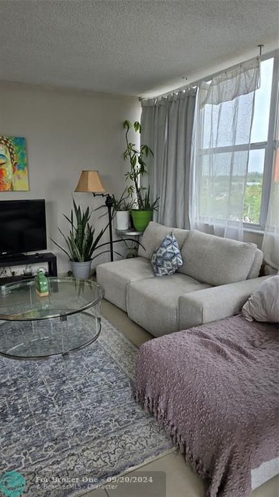 En Venta: $245,000 (2 camas, 2 baños, 1257 Pies cuadrados)