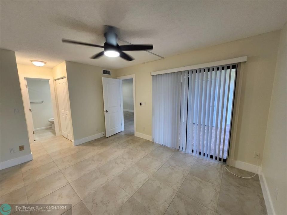 For Rent: $2,325 (2 beds, 2 baths, 820 Square Feet)