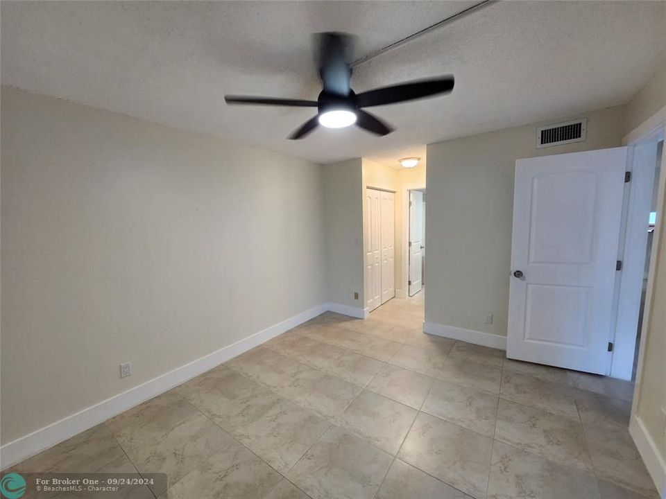 For Rent: $2,325 (2 beds, 2 baths, 820 Square Feet)