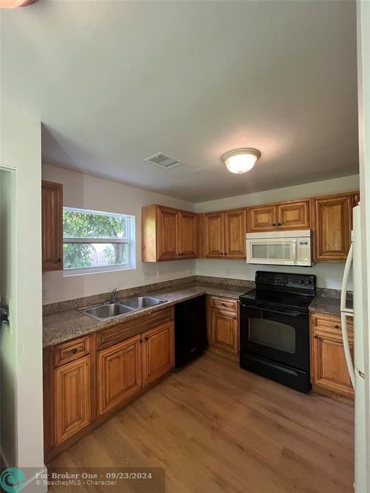 For Rent: $1,850 (2 beds, 1 baths, 1150 Square Feet)