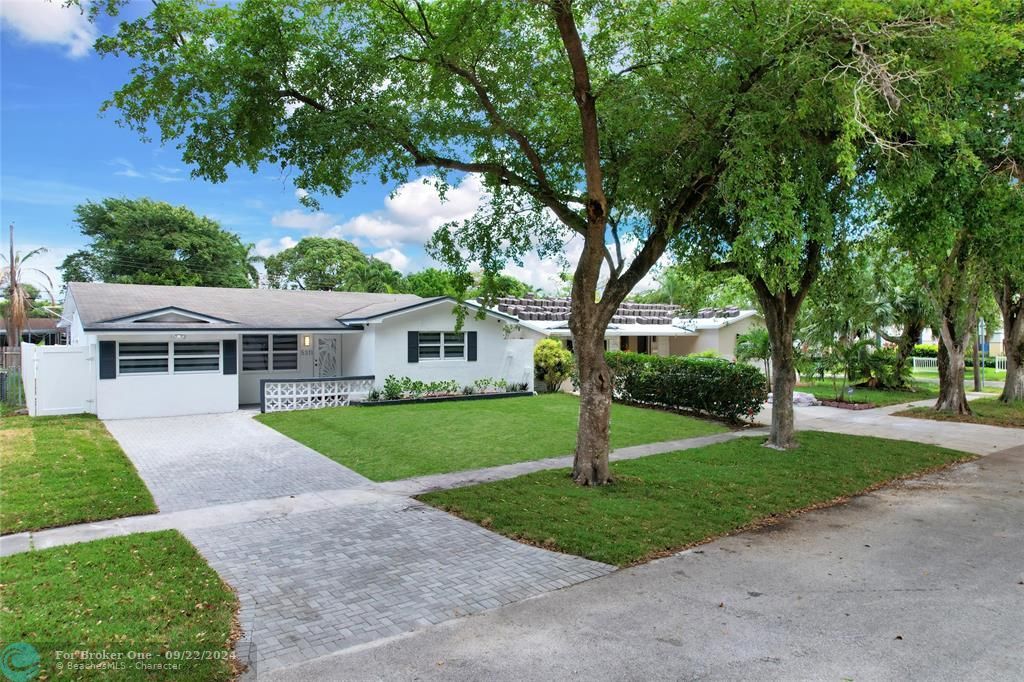 For Sale: $695,000 (3 beds, 2 baths, 1584 Square Feet)