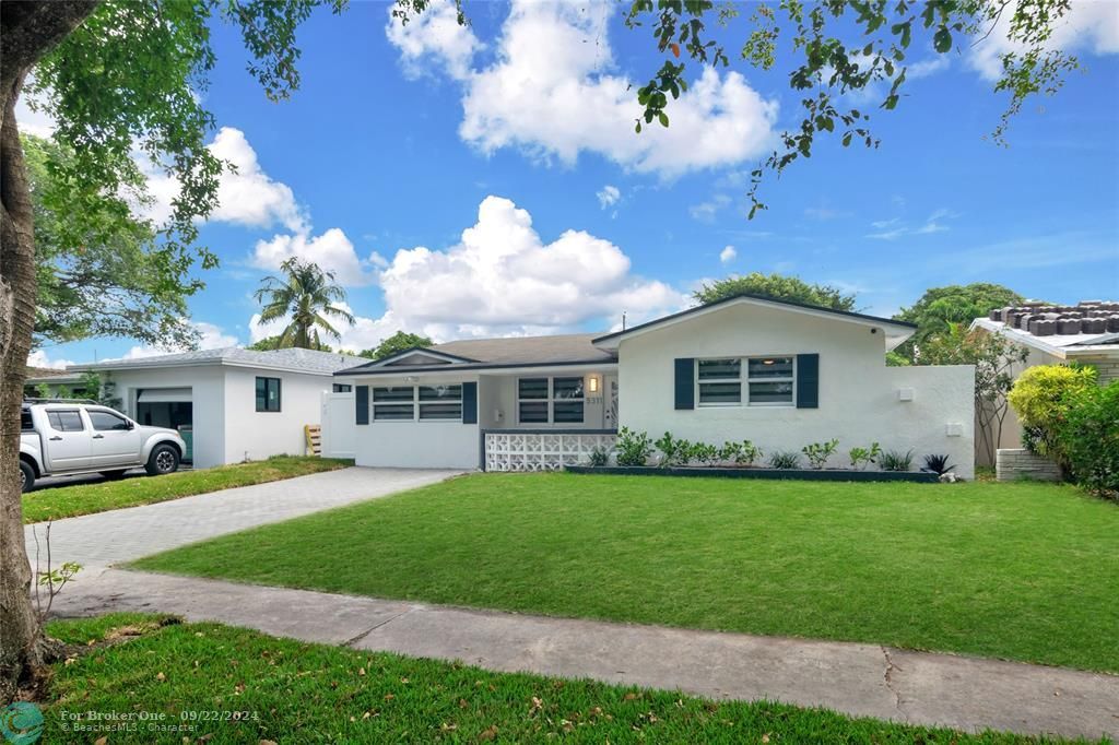 For Sale: $695,000 (3 beds, 2 baths, 1584 Square Feet)