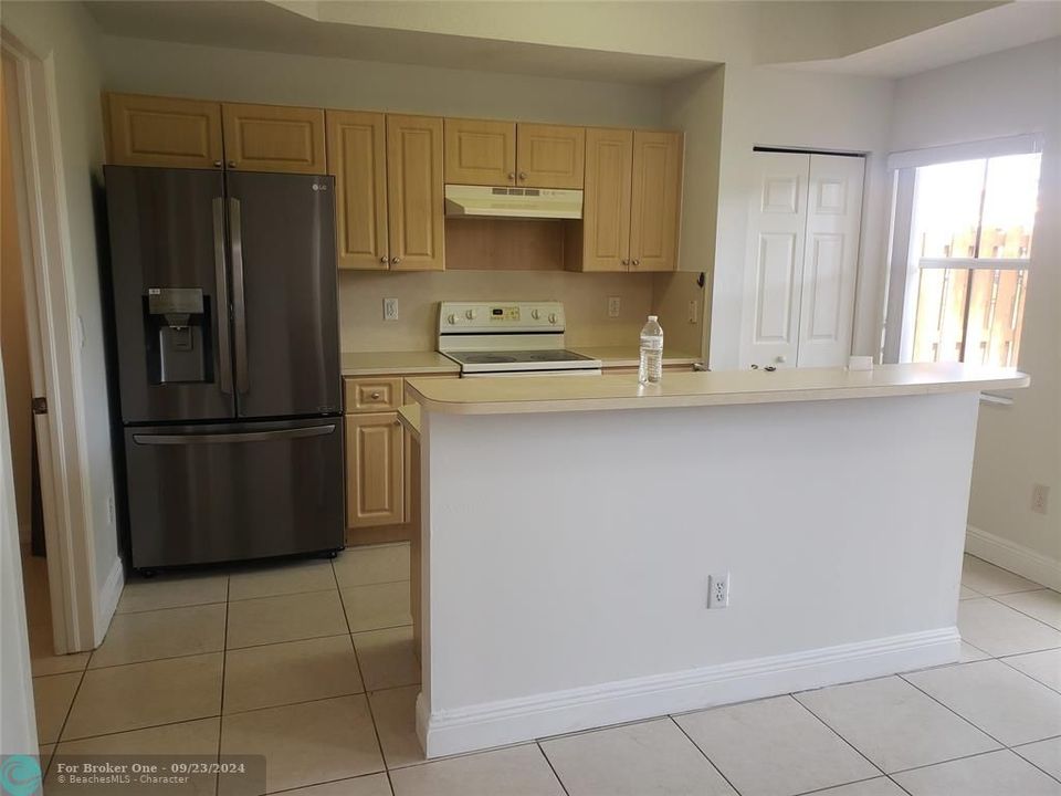 For Rent: $2,450 (2 beds, 2 baths, 1379 Square Feet)