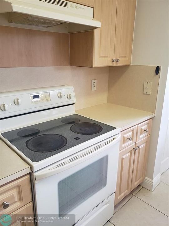 For Rent: $2,450 (2 beds, 2 baths, 1379 Square Feet)