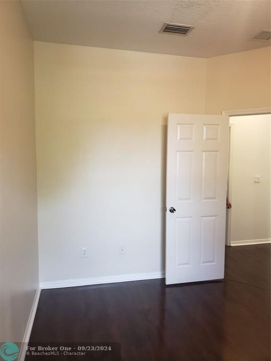 For Rent: $2,450 (2 beds, 2 baths, 1379 Square Feet)