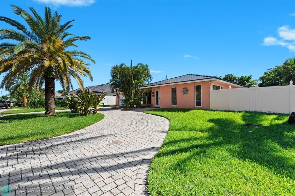 For Sale: $1,200,000 (3 beds, 2 baths, 2442 Square Feet)