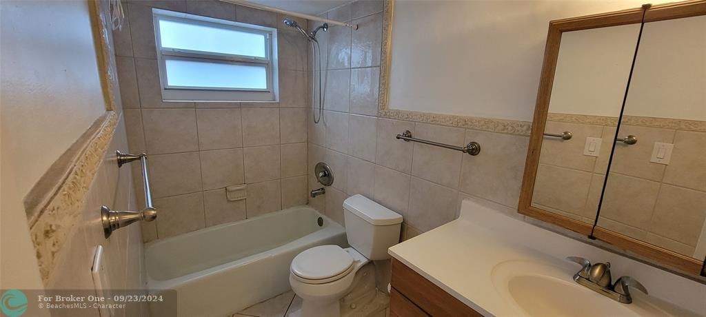 For Rent: $1,800 (1 beds, 1 baths, 750 Square Feet)