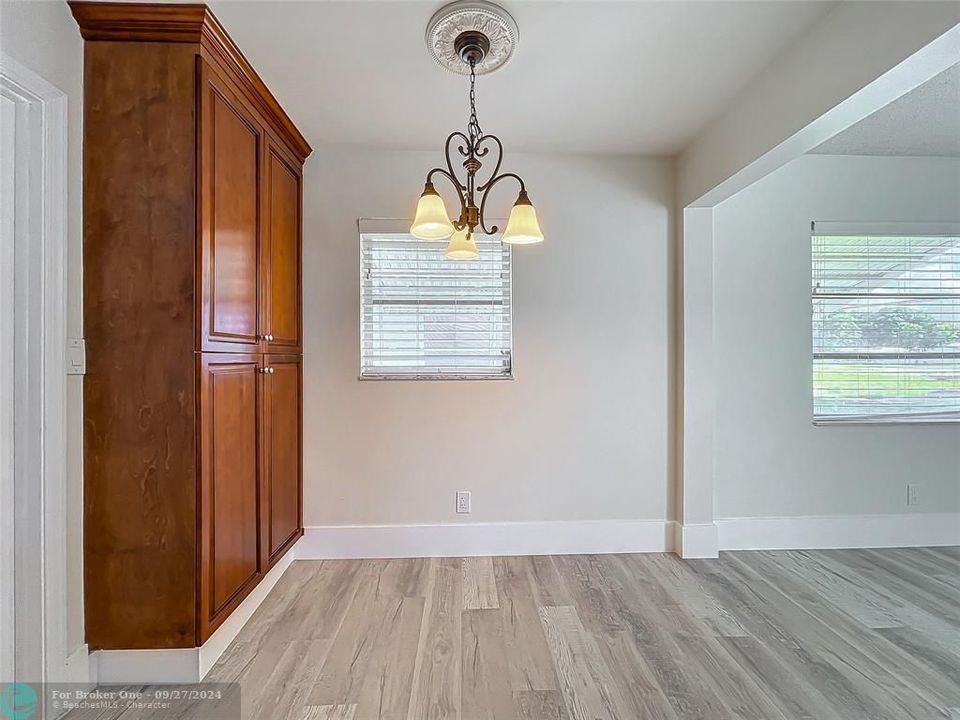 For Sale: $417,500 (2 beds, 2 baths, 1647 Square Feet)