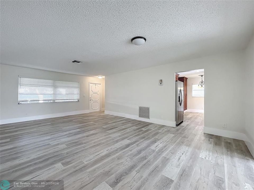 For Sale: $417,500 (2 beds, 2 baths, 1647 Square Feet)