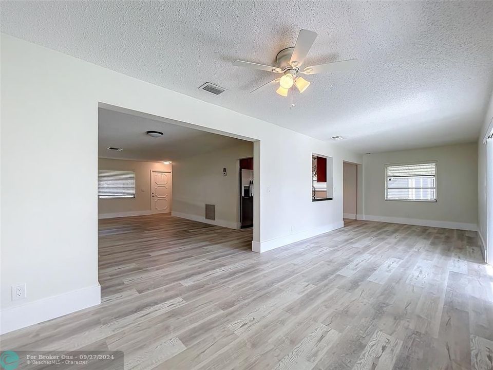 For Sale: $417,500 (2 beds, 2 baths, 1647 Square Feet)