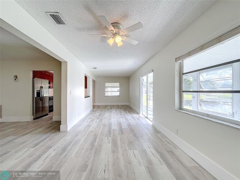 For Sale: $417,500 (2 beds, 2 baths, 1647 Square Feet)