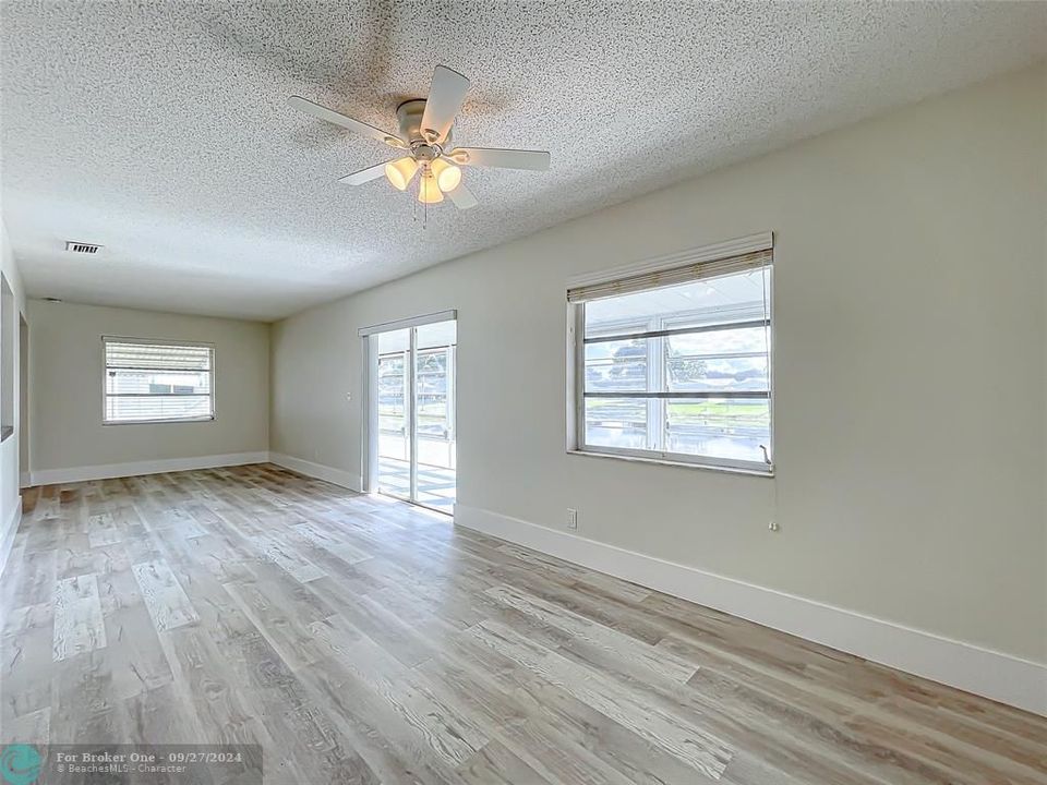 For Sale: $417,500 (2 beds, 2 baths, 1647 Square Feet)