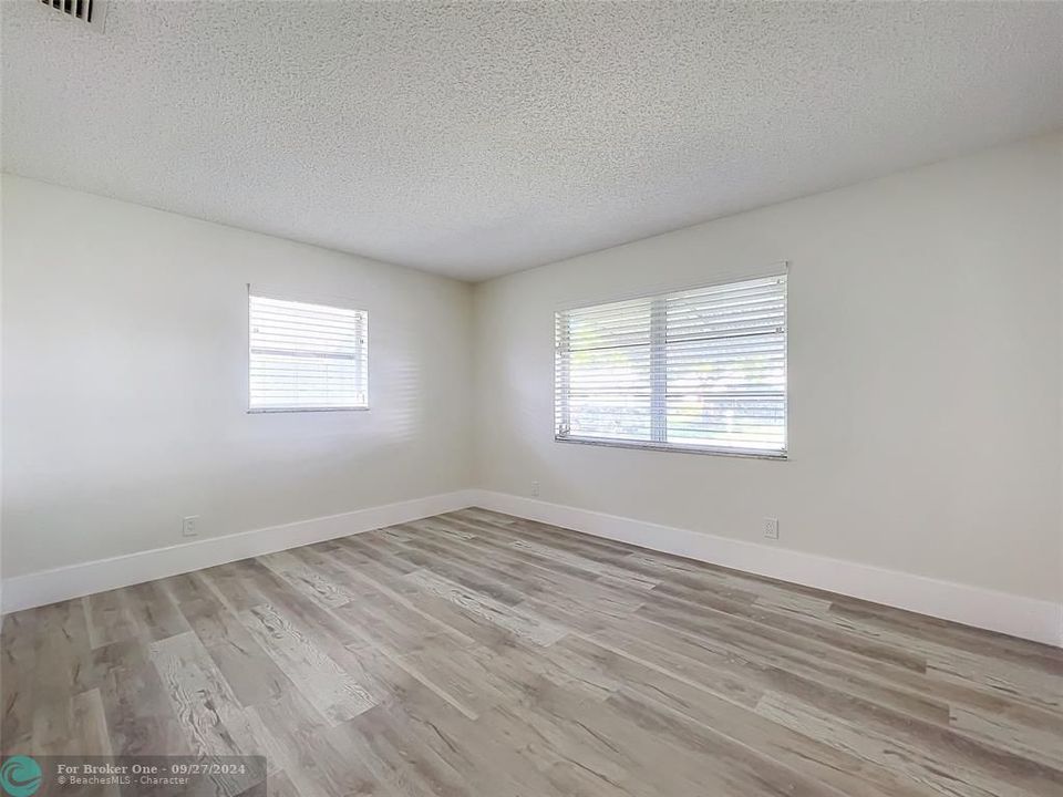 For Sale: $417,500 (2 beds, 2 baths, 1647 Square Feet)