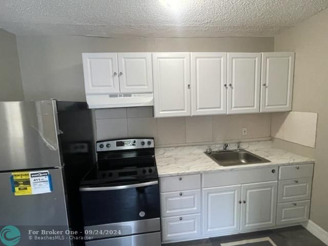 For Rent: $3,995 (4 beds, 2 baths, 1675 Square Feet)