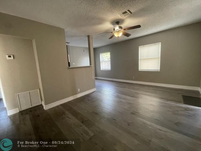 For Rent: $3,995 (4 beds, 2 baths, 1675 Square Feet)