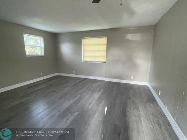 For Rent: $3,995 (4 beds, 2 baths, 1675 Square Feet)