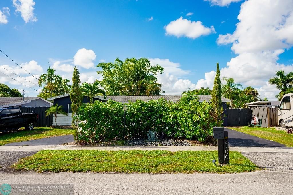 For Sale: $779,000 (3 beds, 2 baths, 1740 Square Feet)