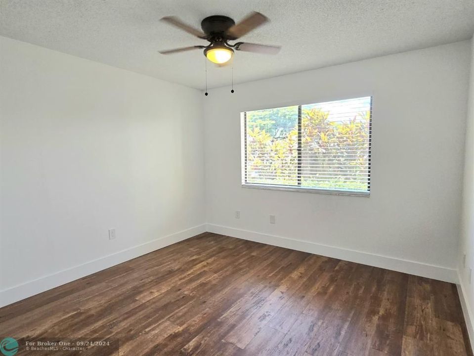 For Sale: $249,000 (2 beds, 2 baths, 1227 Square Feet)