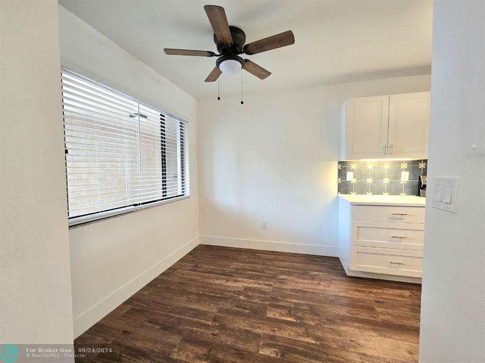 For Sale: $249,000 (2 beds, 2 baths, 1227 Square Feet)