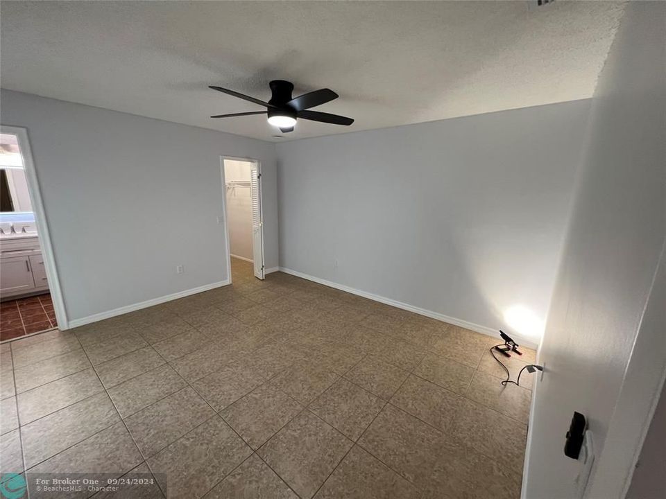 For Rent: $3,000 (2 beds, 2 baths, 1200 Square Feet)