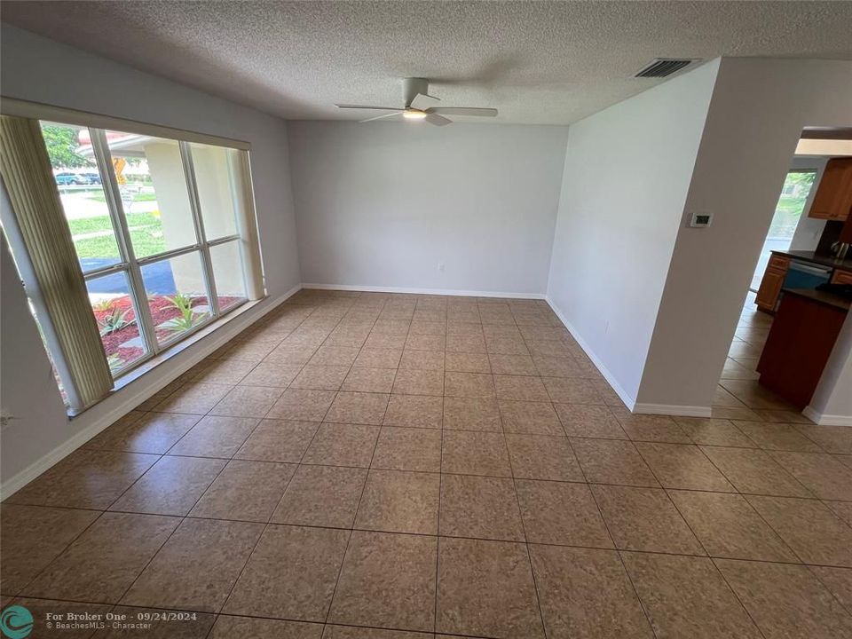 For Rent: $3,000 (2 beds, 2 baths, 1200 Square Feet)