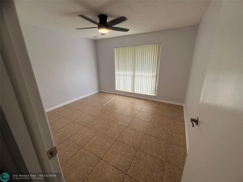 For Rent: $3,000 (2 beds, 2 baths, 1200 Square Feet)