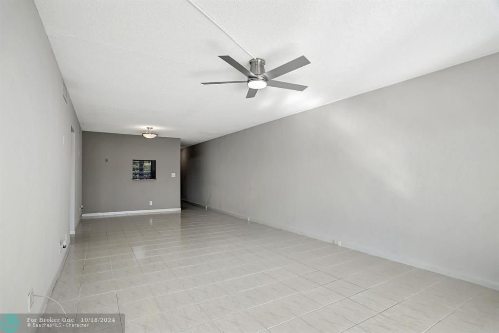 For Sale: $208,888 (2 beds, 2 baths, 1162 Square Feet)