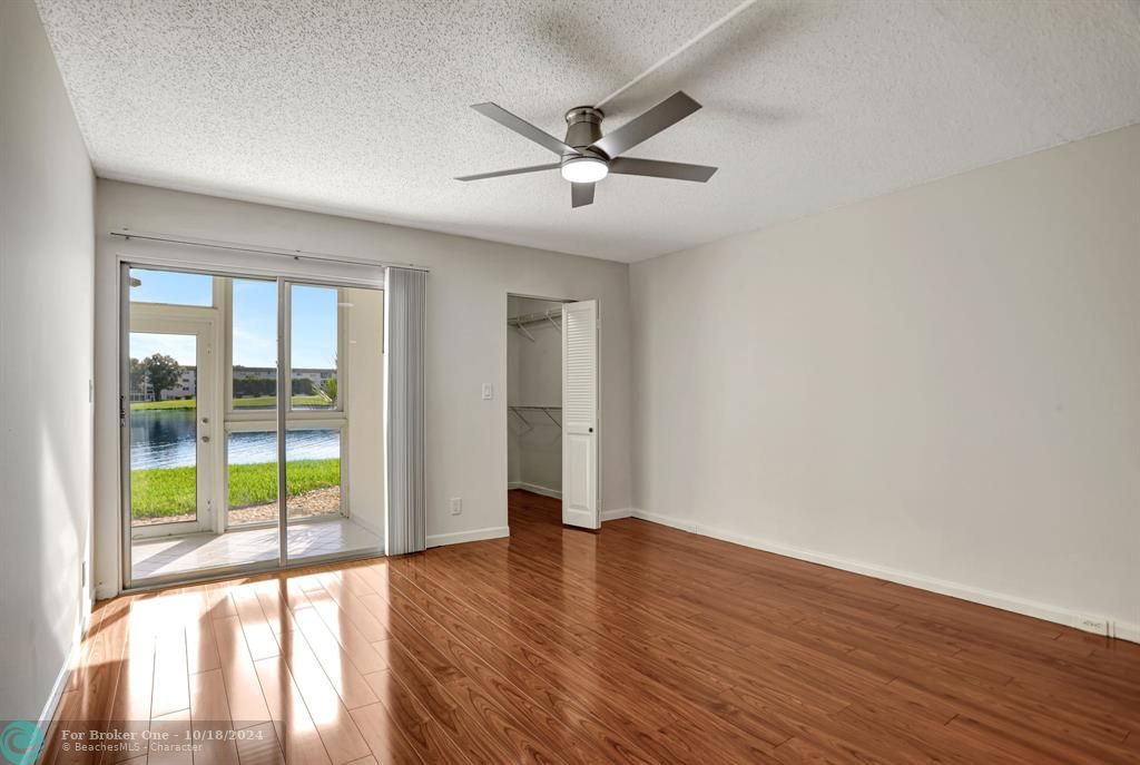 For Sale: $208,888 (2 beds, 2 baths, 1162 Square Feet)