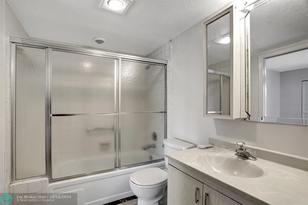 For Sale: $208,888 (2 beds, 2 baths, 1162 Square Feet)