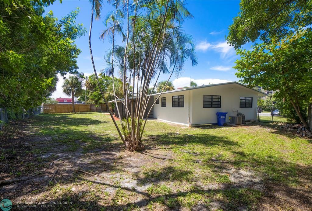 For Sale: $700,000 (4 beds, 2 baths, 1921 Square Feet)