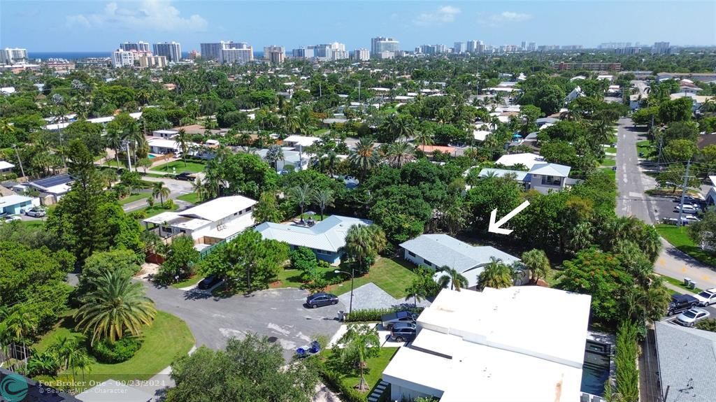 For Sale: $700,000 (4 beds, 2 baths, 1921 Square Feet)