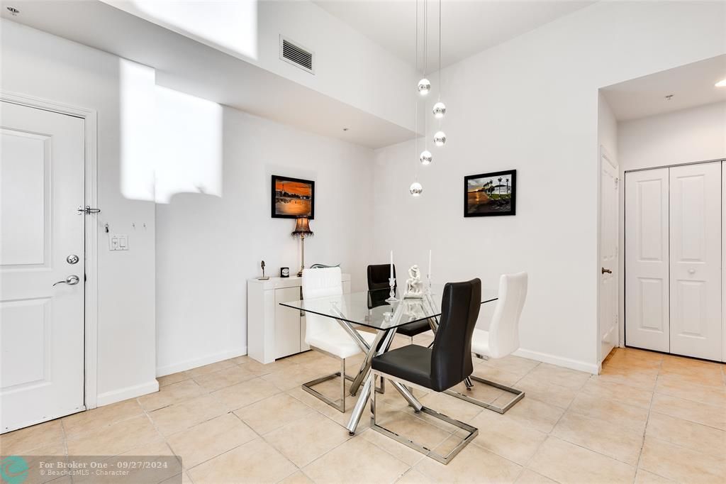 For Sale: $550,000 (2 beds, 2 baths, 1246 Square Feet)