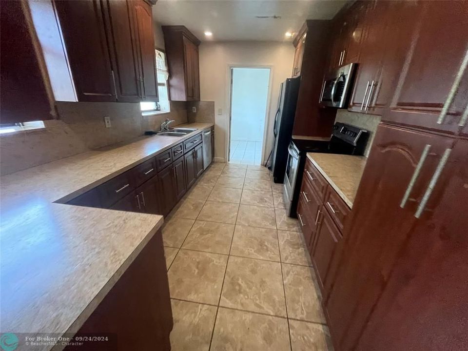 En Venta: $649,999 (4 camas, 3 baños, 2104 Pies cuadrados)