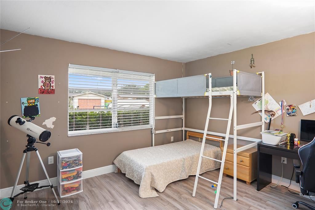 For Sale: $470,000 (2 beds, 2 baths, 1537 Square Feet)