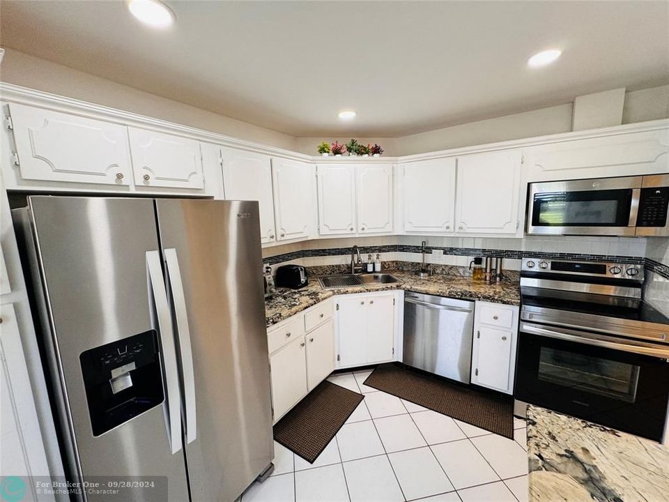 For Sale: $179,000 (2 beds, 2 baths, 1189 Square Feet)