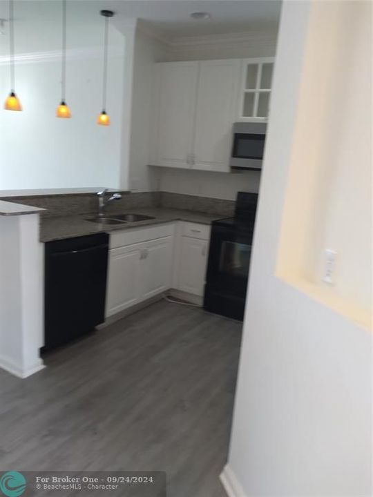 For Rent: $2,800 (2 beds, 2 baths, 1135 Square Feet)