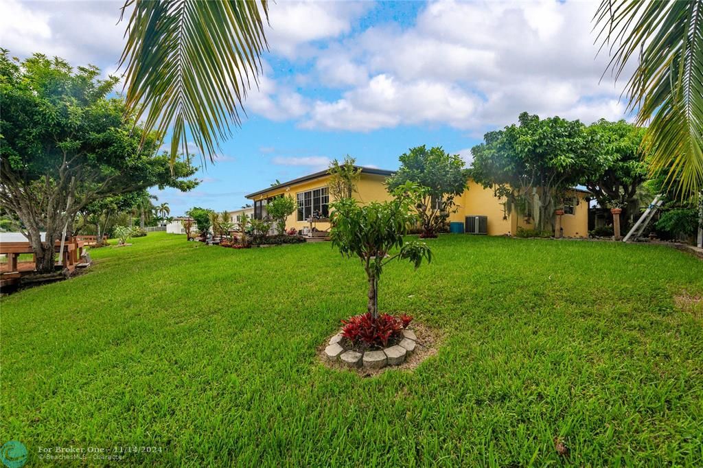 Active With Contract: $697,900 (3 beds, 2 baths, 1947 Square Feet)