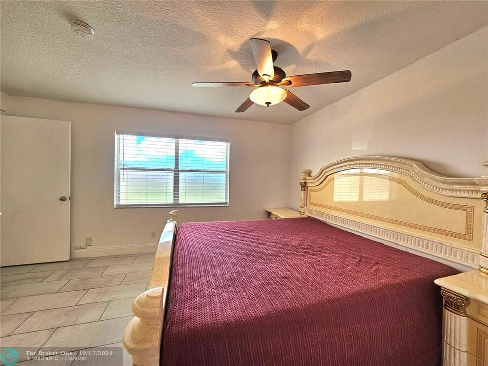 For Sale: $179,000 (2 beds, 2 baths, 1025 Square Feet)