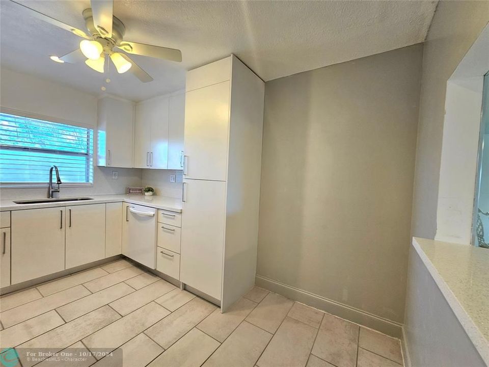 For Sale: $179,000 (2 beds, 2 baths, 1025 Square Feet)