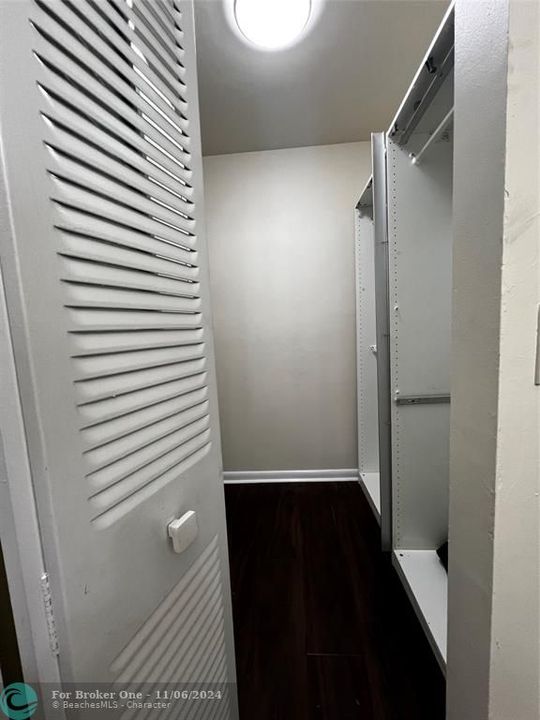 For Rent: $2,650 (2 beds, 2 baths, 954 Square Feet)