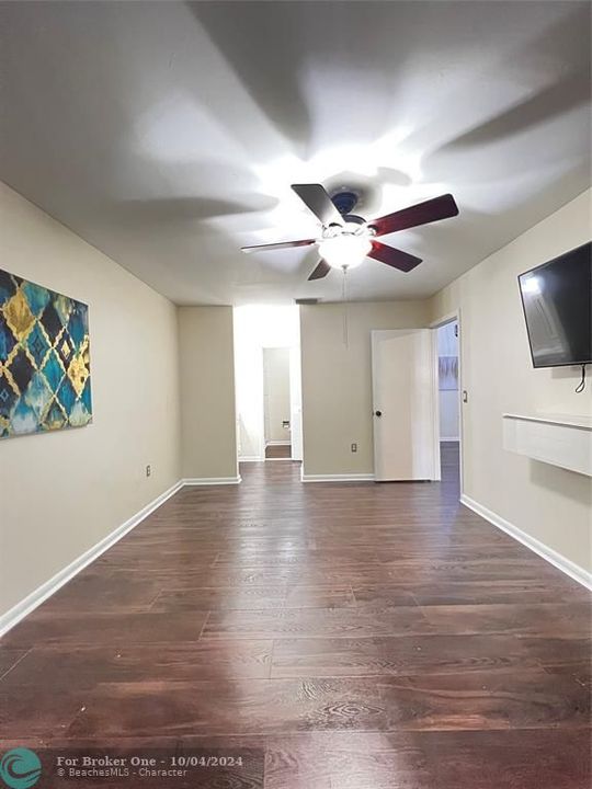 For Rent: $2,650 (2 beds, 2 baths, 954 Square Feet)